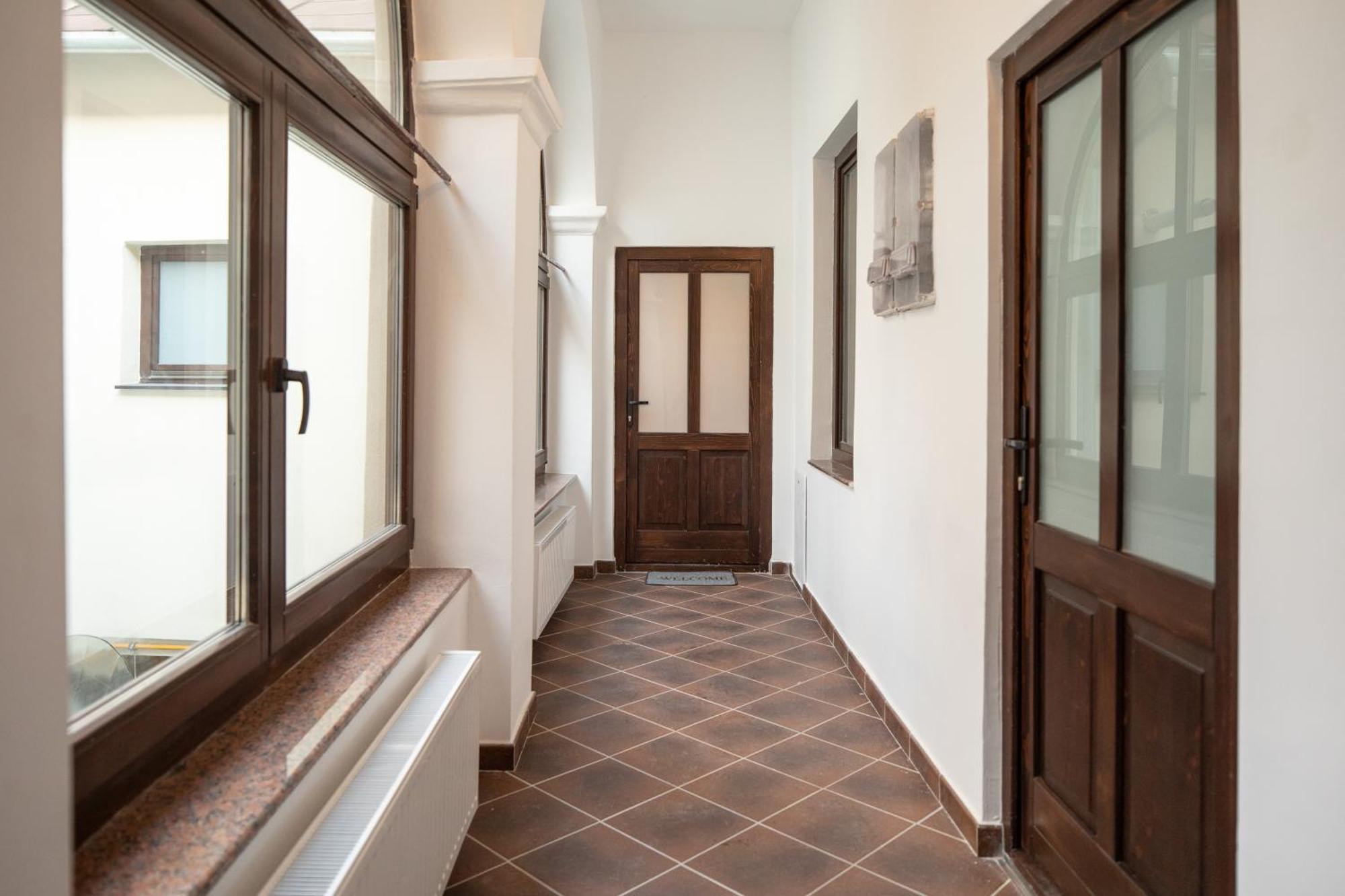 Hirscher Apartments Брашов Экстерьер фото