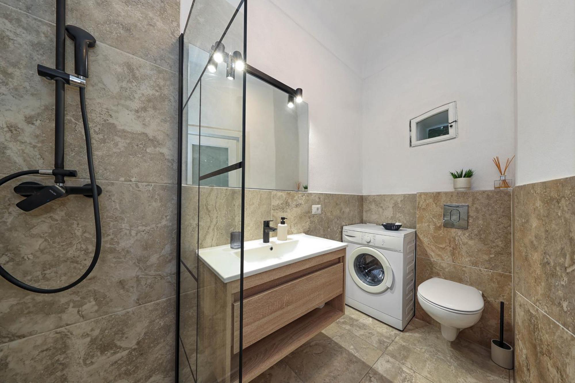 Hirscher Apartments Брашов Номер фото
