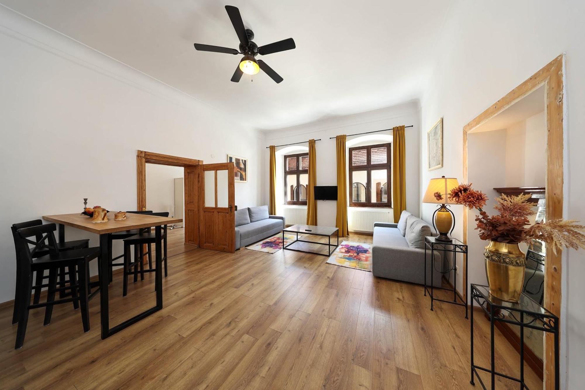 Hirscher Apartments Брашов Экстерьер фото